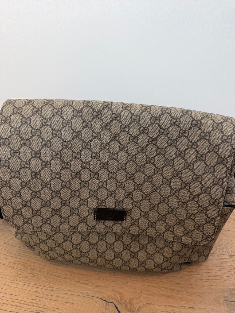 💯 authentic Gucci Brown Beige GG Canvas diaper bag gently used
